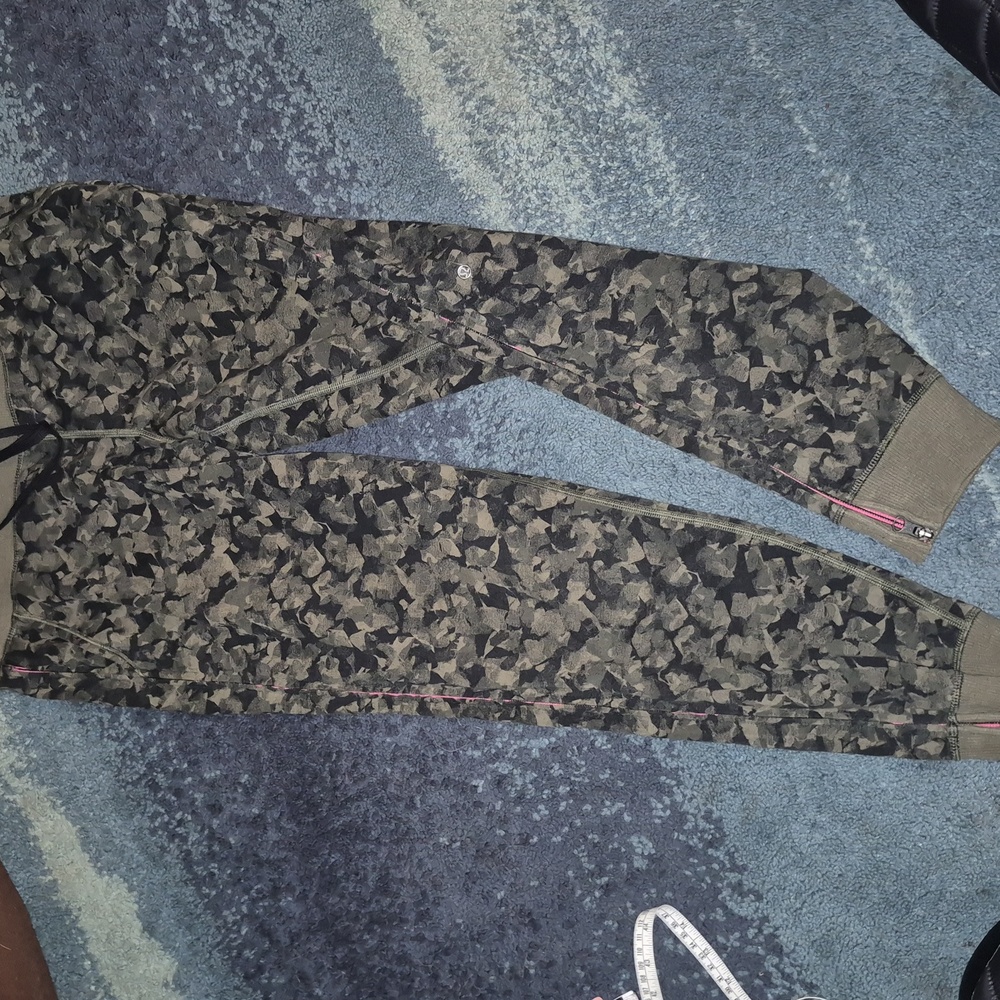 Lululemon Athletica No Sweat Pant..size 8..euc